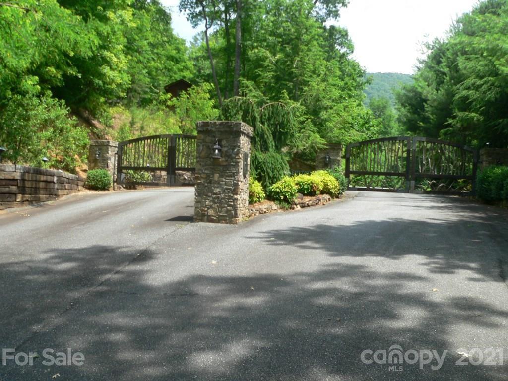 67 Sliding Rock Rd., Dillsboro, NC 28779