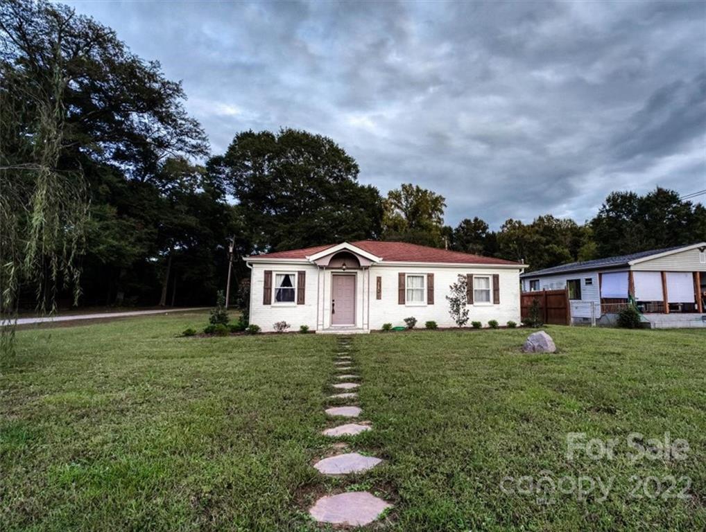 1124 Riverside Dr., Charlotte, NC 28214