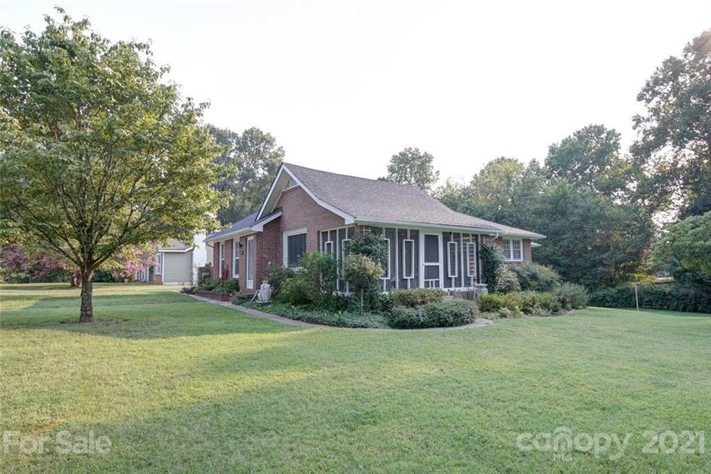 1302 Lowrance Ave., Kannapolis, NC 28081