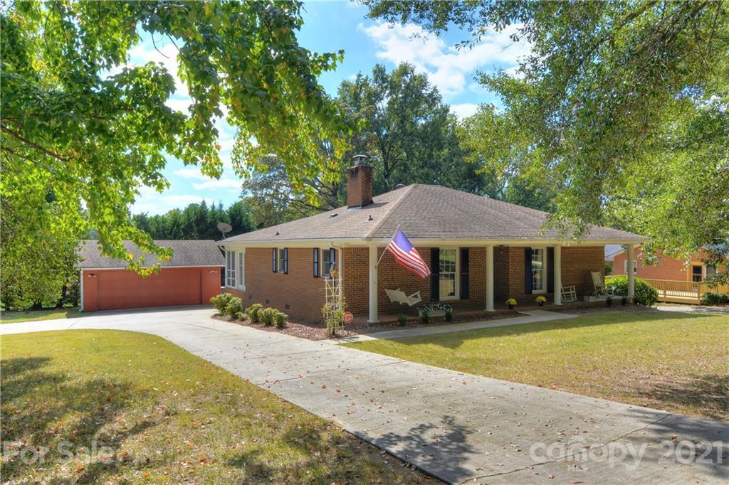 238 Sturbridge Dr., Charlotte, NC 28214