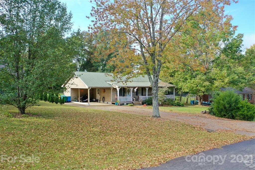 59 Meadowdale Dr., Denton, NC 27239