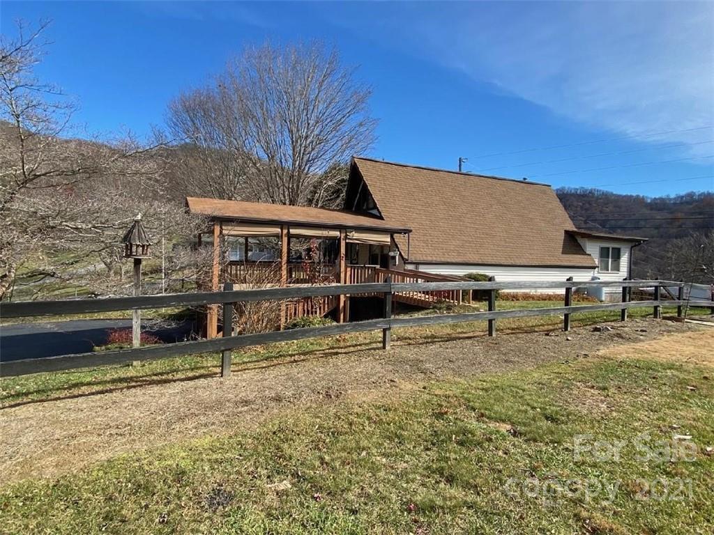 158 Windy Hill Dr., Waynesville, NC 28785