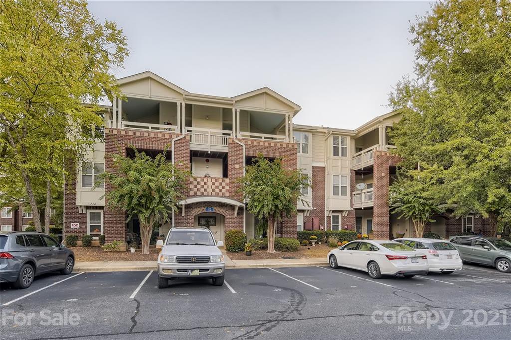 714 Northeast Dr., Davidson, NC 28036