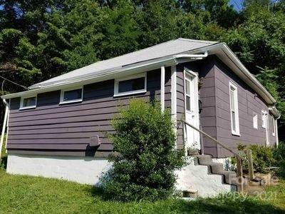 12 Martin Luther King Jr Dr., Asheville, NC 28801