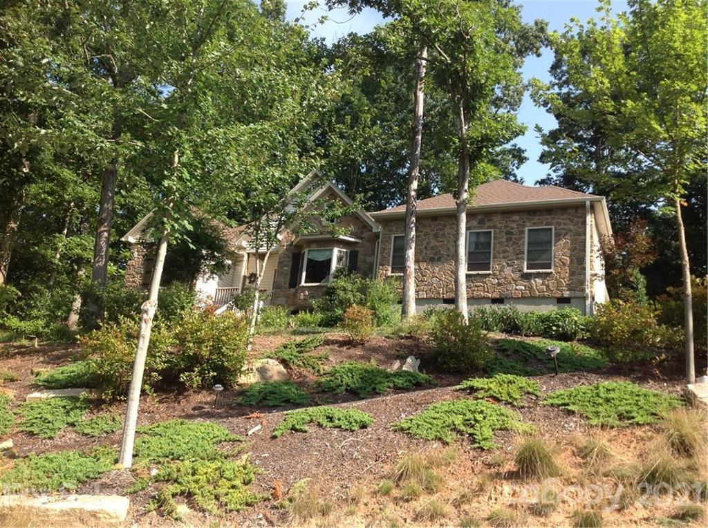 114 W Fox Chase Rd., Asheville, NC 28804