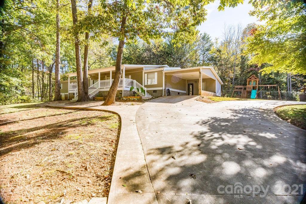 626 Lukes Loop, Marion, NC 28752