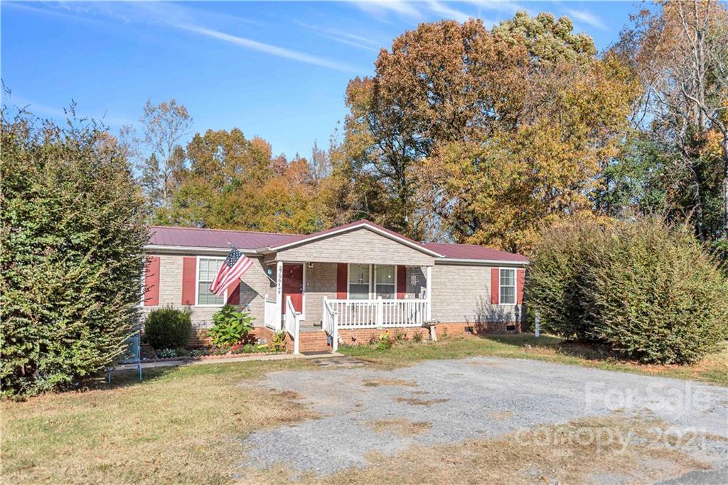2706 1/2 Lowell Rd., Gastonia, NC 28054