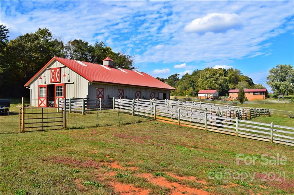 262 Tuckers Grove Rd., Statesville, NC 28625