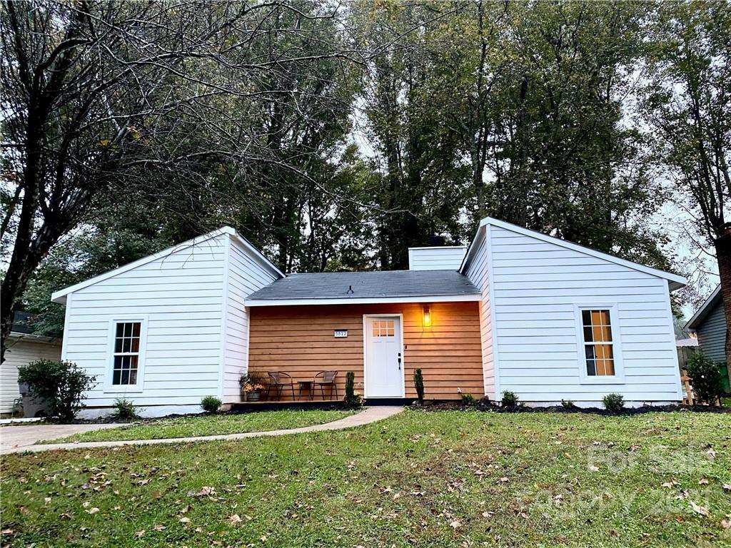 5812 Rock Hollow Dr., Charlotte, NC 28212