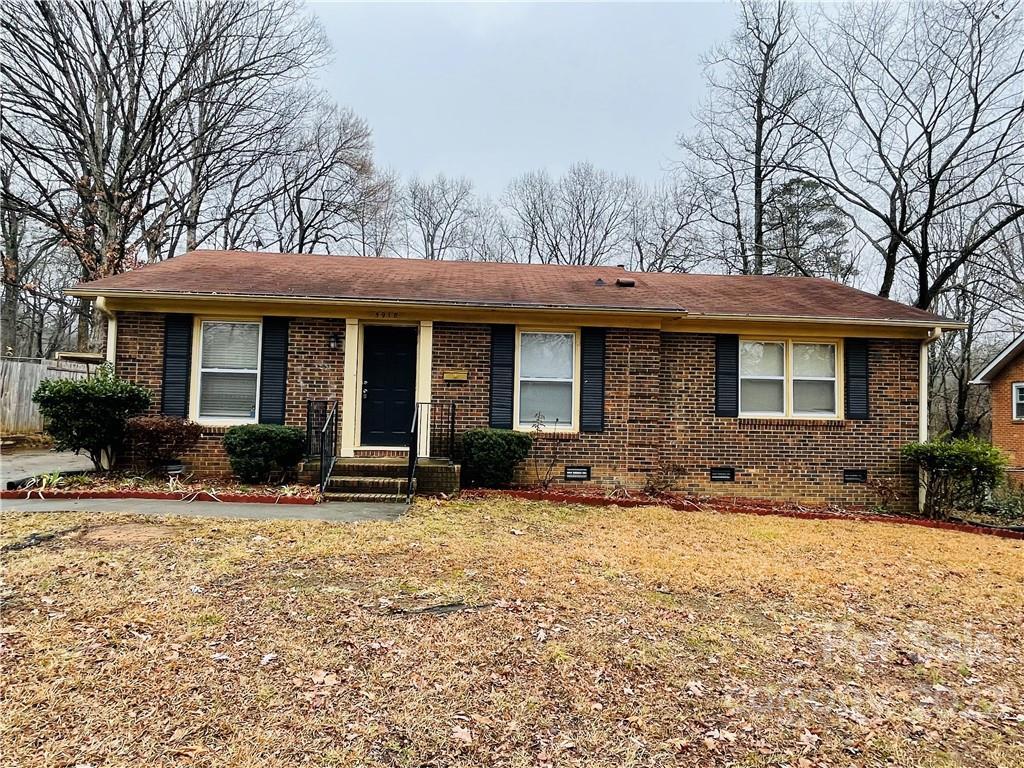 5918 Eastbrook Rd., Charlotte, NC 28215