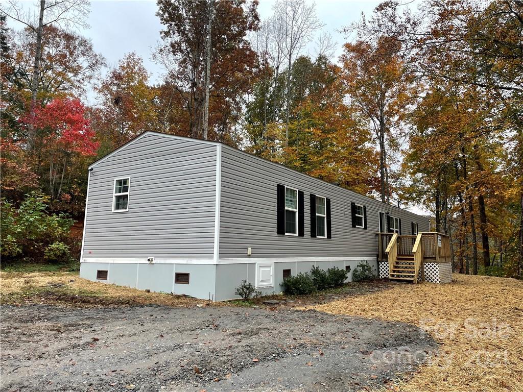 597 Hoppy Tom Hollow Rd., Marion, NC 28752