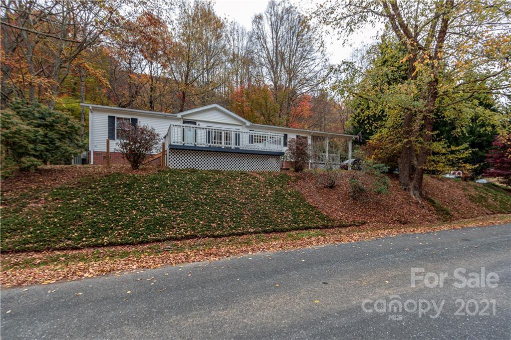 539 Clear Creek Rd., Burnsville, NC 28714
