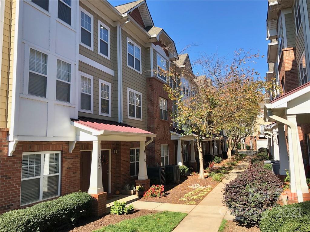 626 Raya Ct., Charlotte, NC 28204