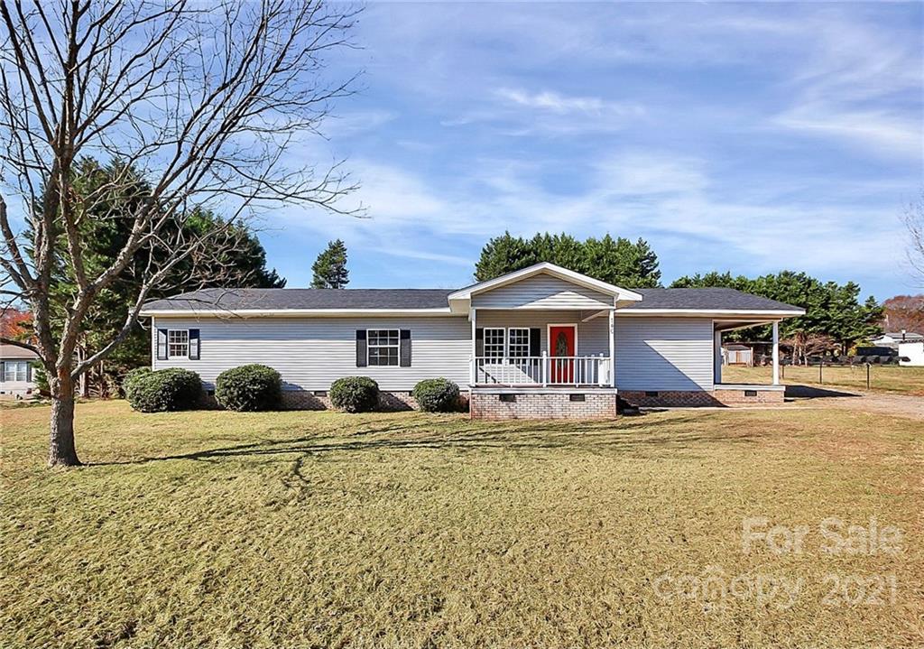 140 Thoroughbred Dr., Troutman, NC 28166