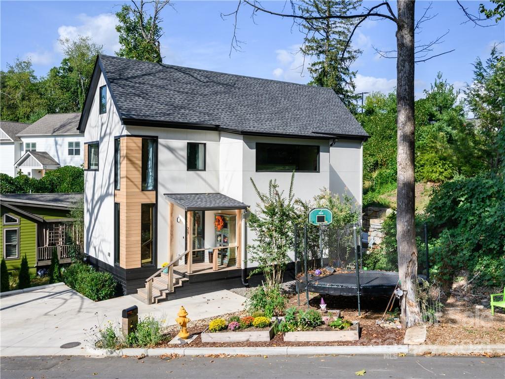 29 Conestee St., Asheville, NC 28801