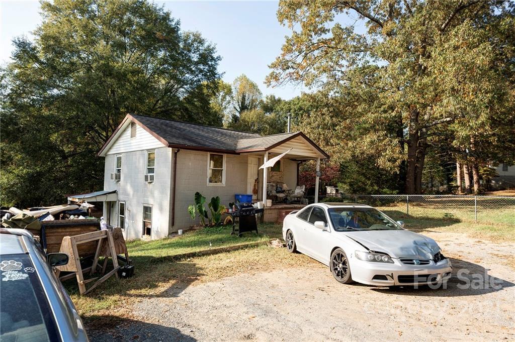 513 N Hill St., Dallas, NC 28034