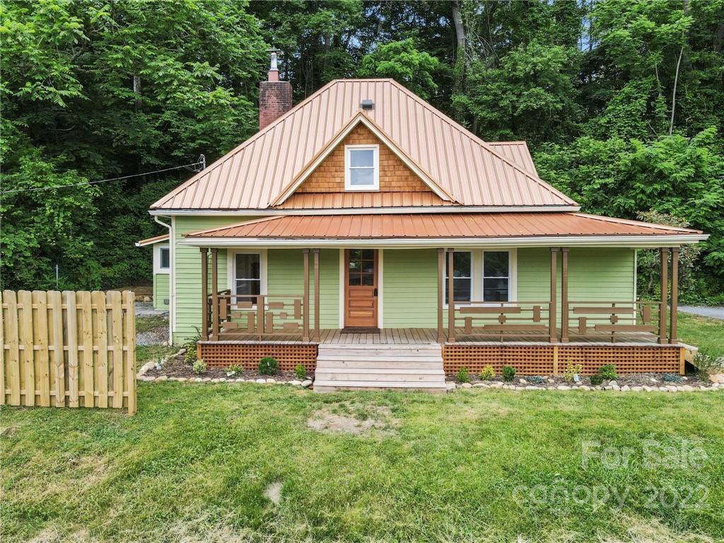 24 Brookside St., Clyde, NC 28721