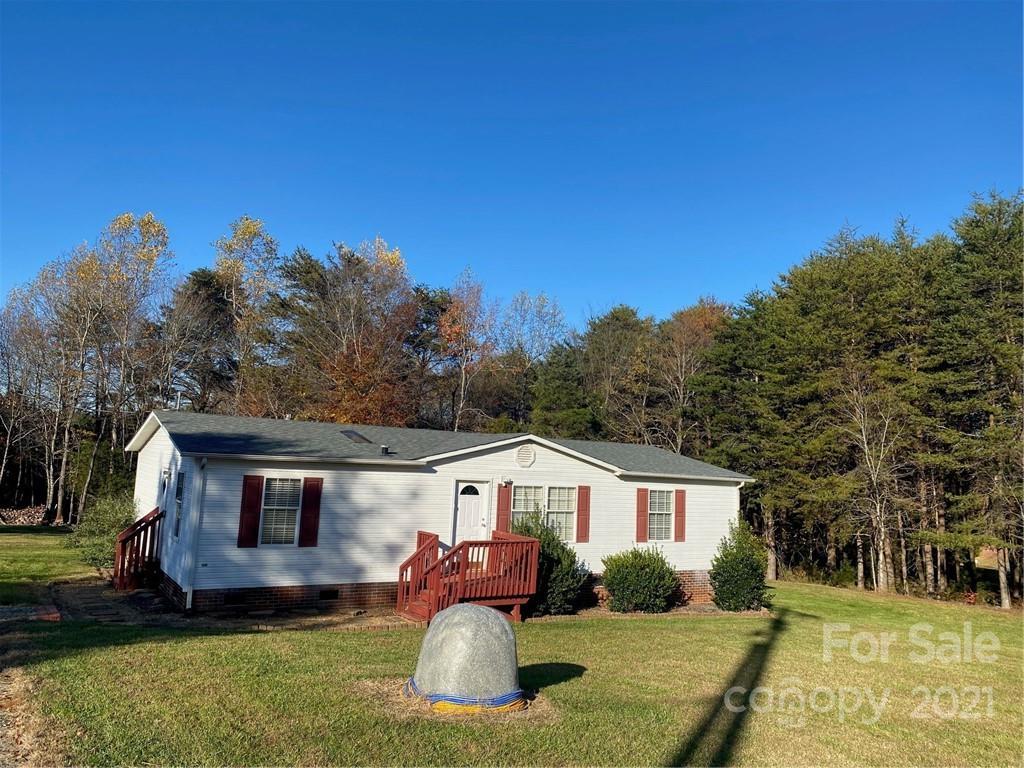6184 Little Mountain Rd., Sherrills Ford, NC 28673
