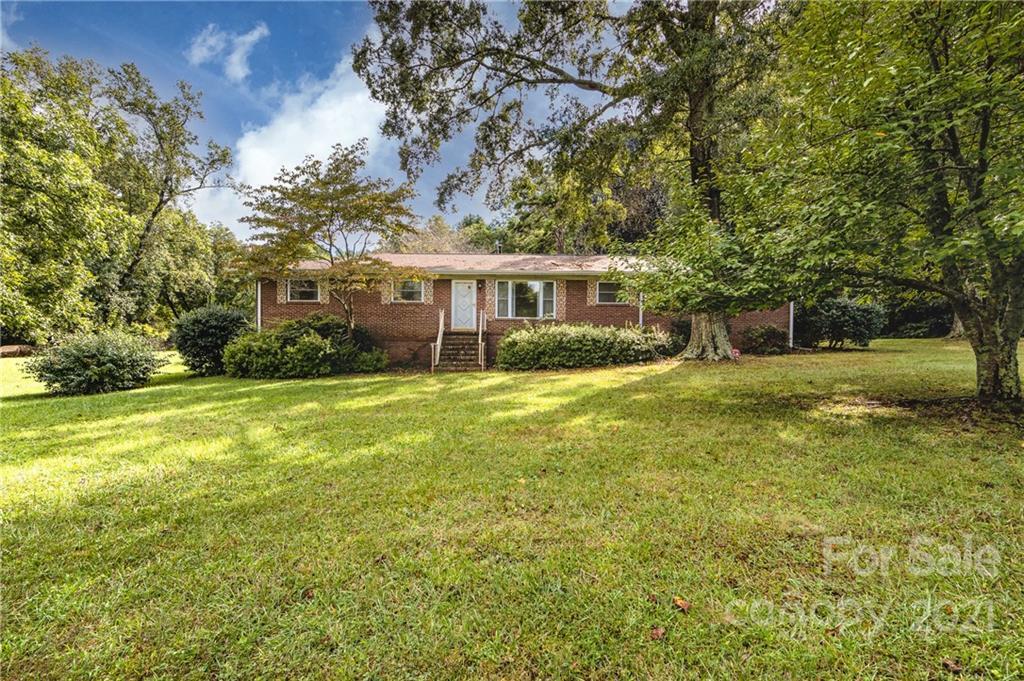 7100 Delta Lake Dr., Charlotte, NC 28215