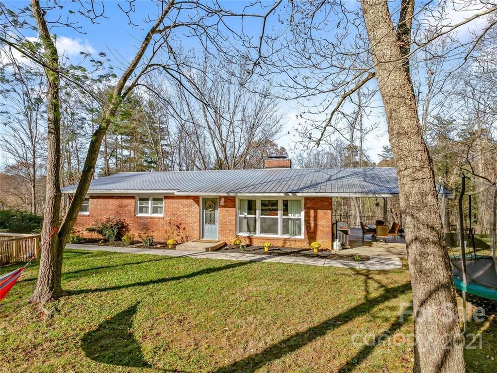 17 Hummingbird Ln., Asheville, NC 28806