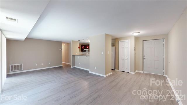 9501 Shannon Green Dr. #C, Charlotte, NC 28213