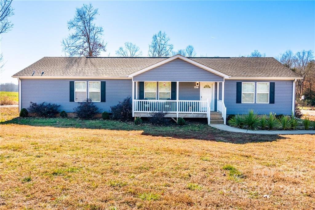 6451 Little Mountain Rd., Sherrills Ford, NC 28673