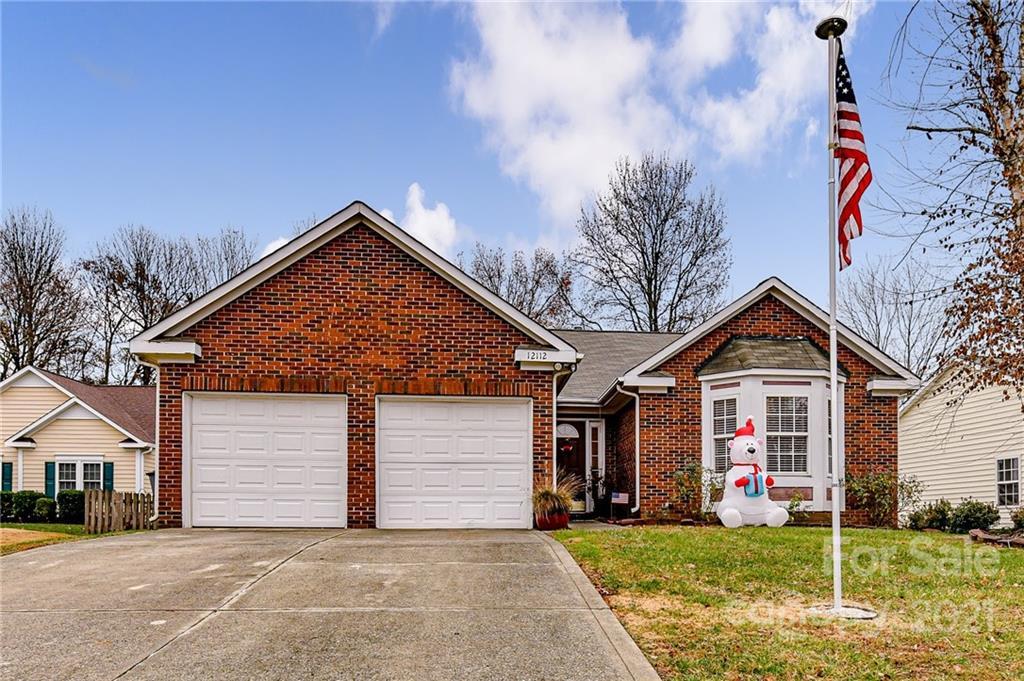 12112 Robins Nest Ln., Charlotte, NC 28269