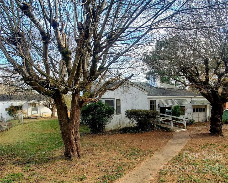 25 Robinwood Ave., Asheville, NC 28806