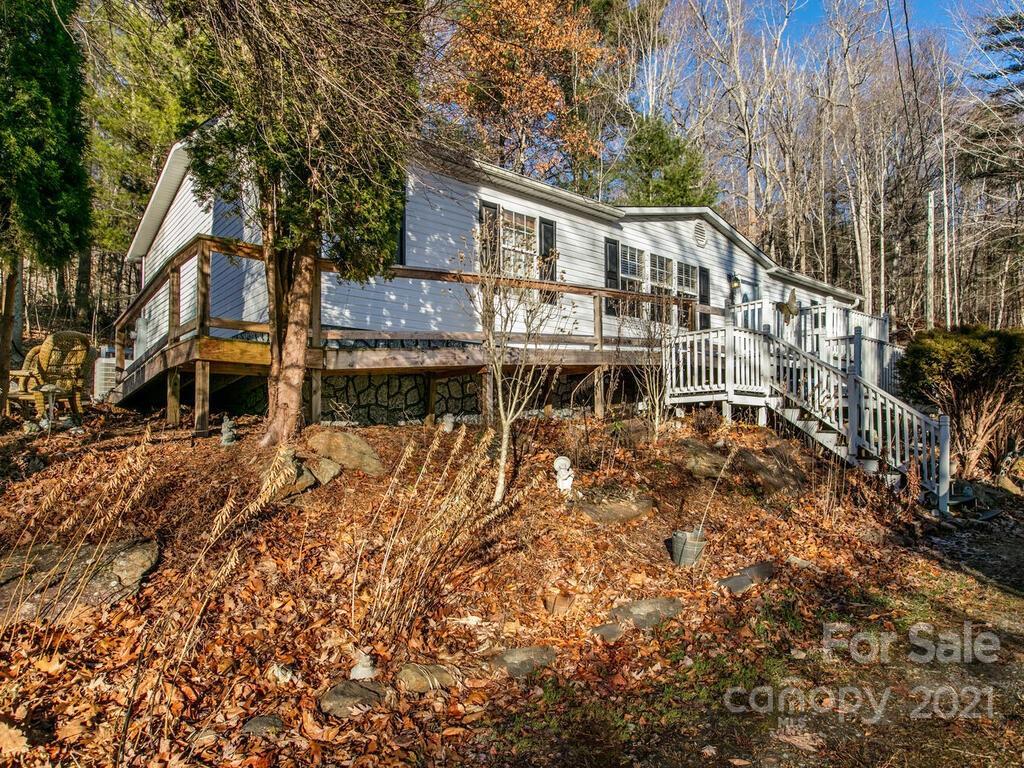 31 Speckled Hen Ln., Asheville, NC 28805