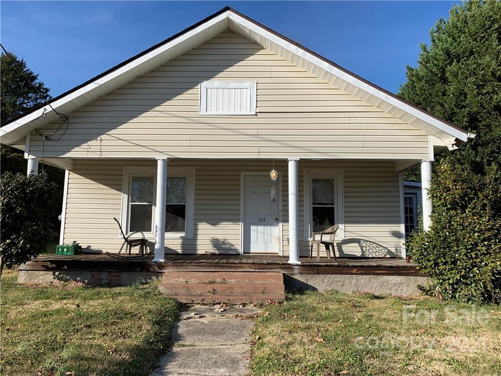 104 Mountain View Dr., Morganton, NC 28655