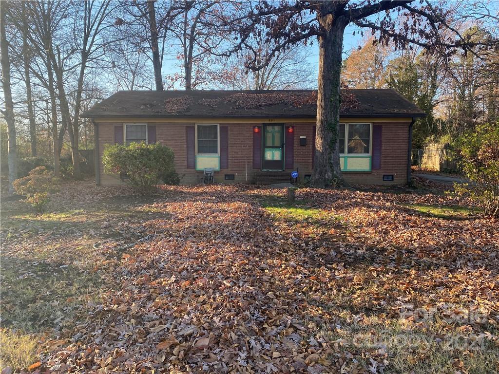 831 Friendly Pl., Charlotte, NC 28213