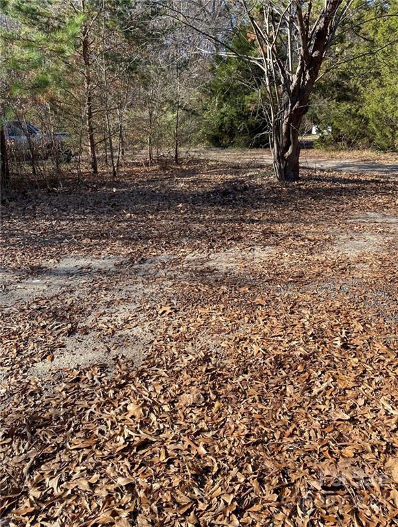 943 Laurel Ln., Gastonia, NC 28054