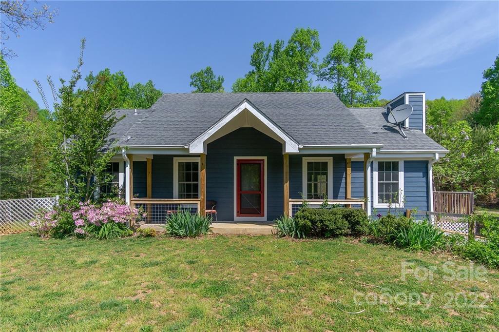 42 Queens Ct., Saluda, NC 28773