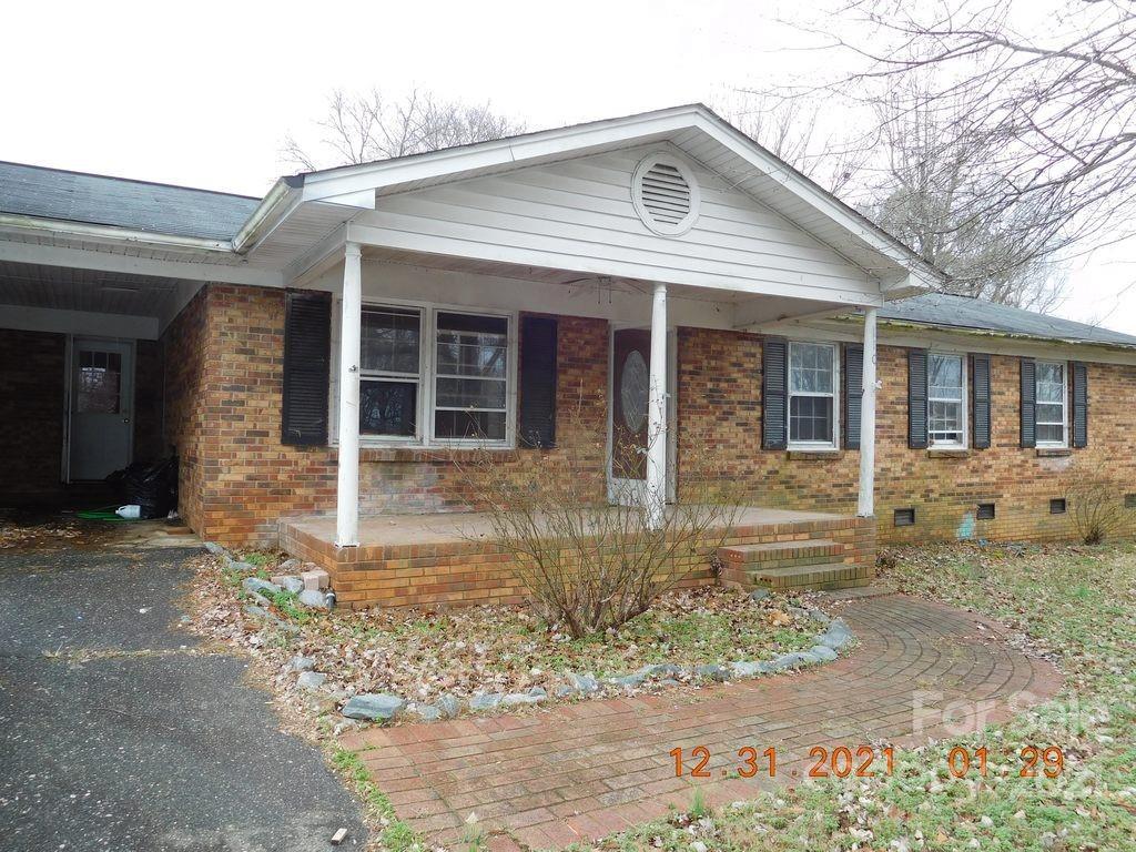 110 Sunny Ln., Cherryville, NC 28021