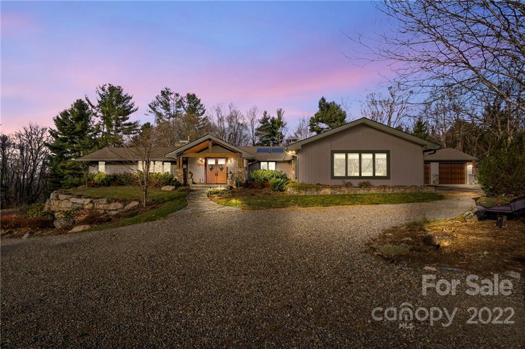 1200 Town Mountain Rd., Asheville, NC 28804