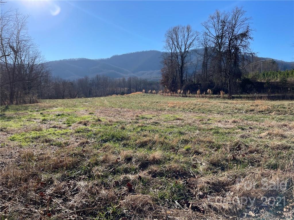000 Holbert Cove Rd., Mill Spring, NC 28756