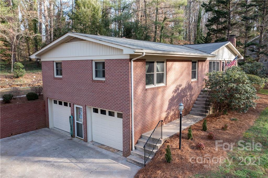 204 Sherwood Pl., Morganton, NC 28655
