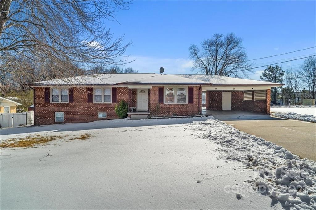 1300 Debbie Cir., Kannapolis, NC 28083