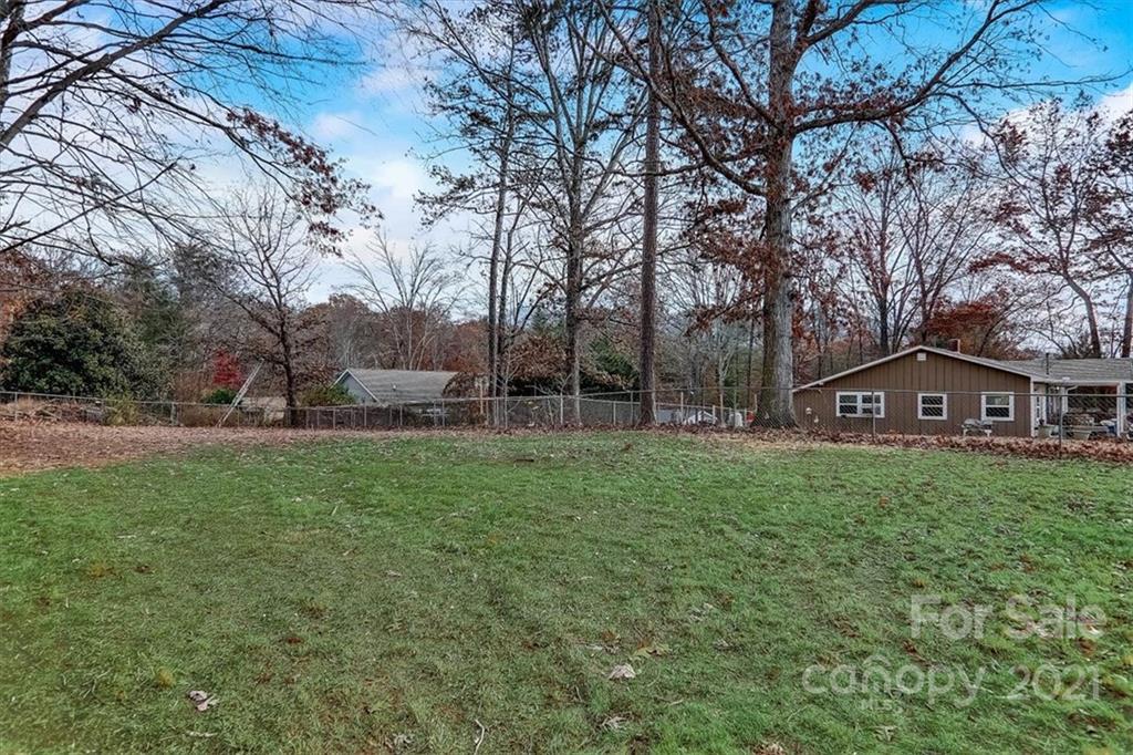 99999 Hazel Hill St., Asheville, NC 28803