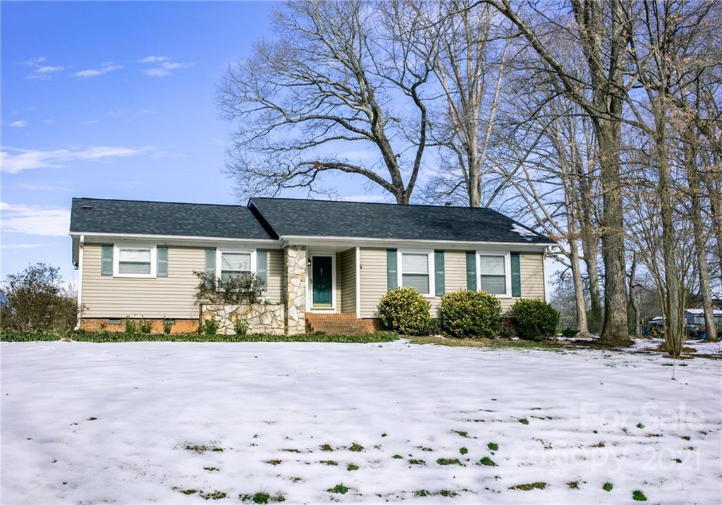 412 Saddlewood Dr., Gastonia, NC 28056