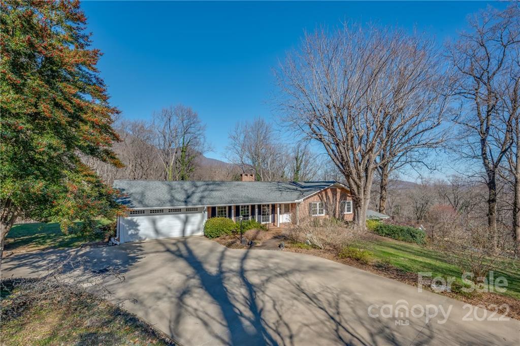 400 Meadowlark Dr., Tryon, NC 28782