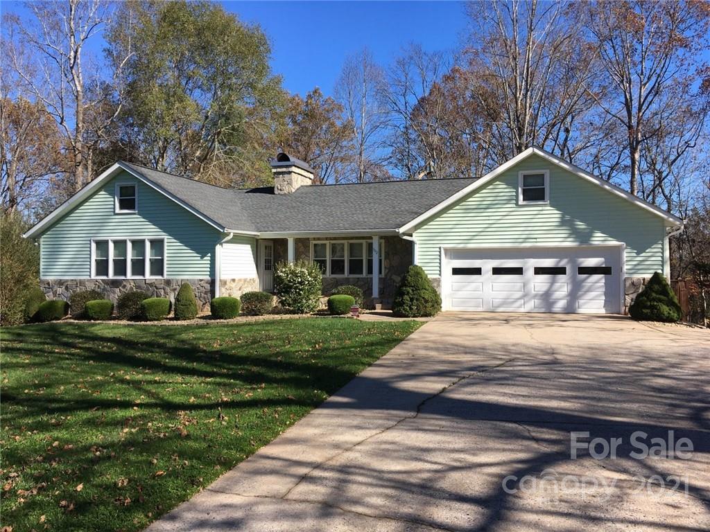 302 Knollwood Dr., Forest City, NC 28043