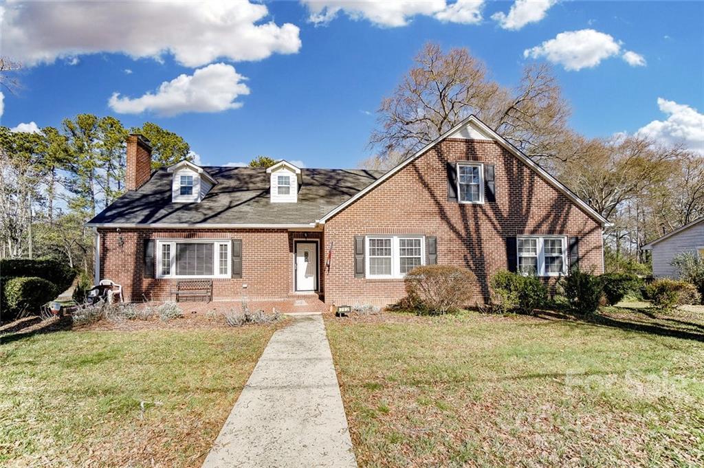 712 Townsend Ave., Gastonia, NC 28052