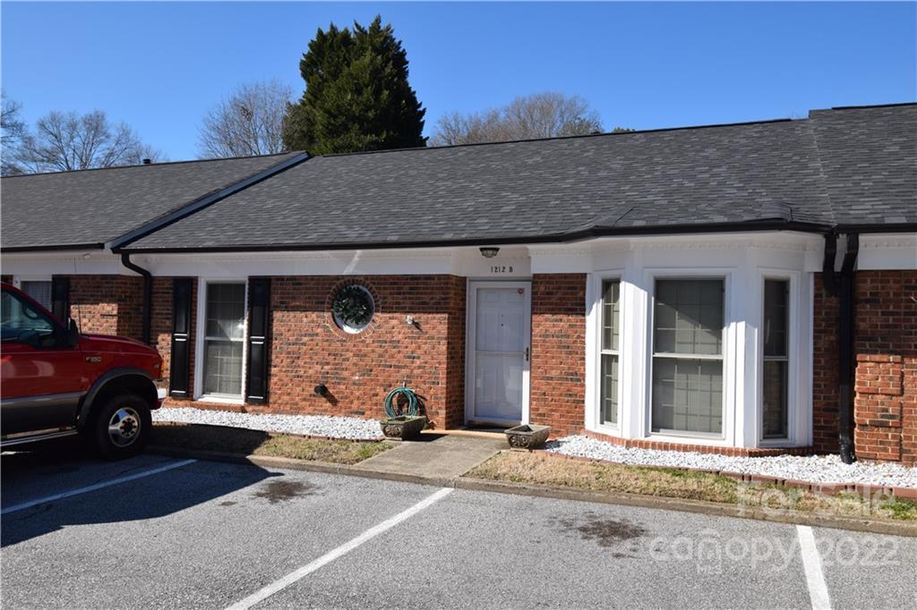 1212 E Franklin Blvd. #B, Gastonia, NC 28054