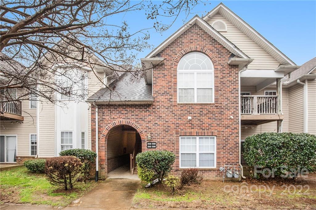 2558 Carya Pond Ln., Charlotte, NC 28212