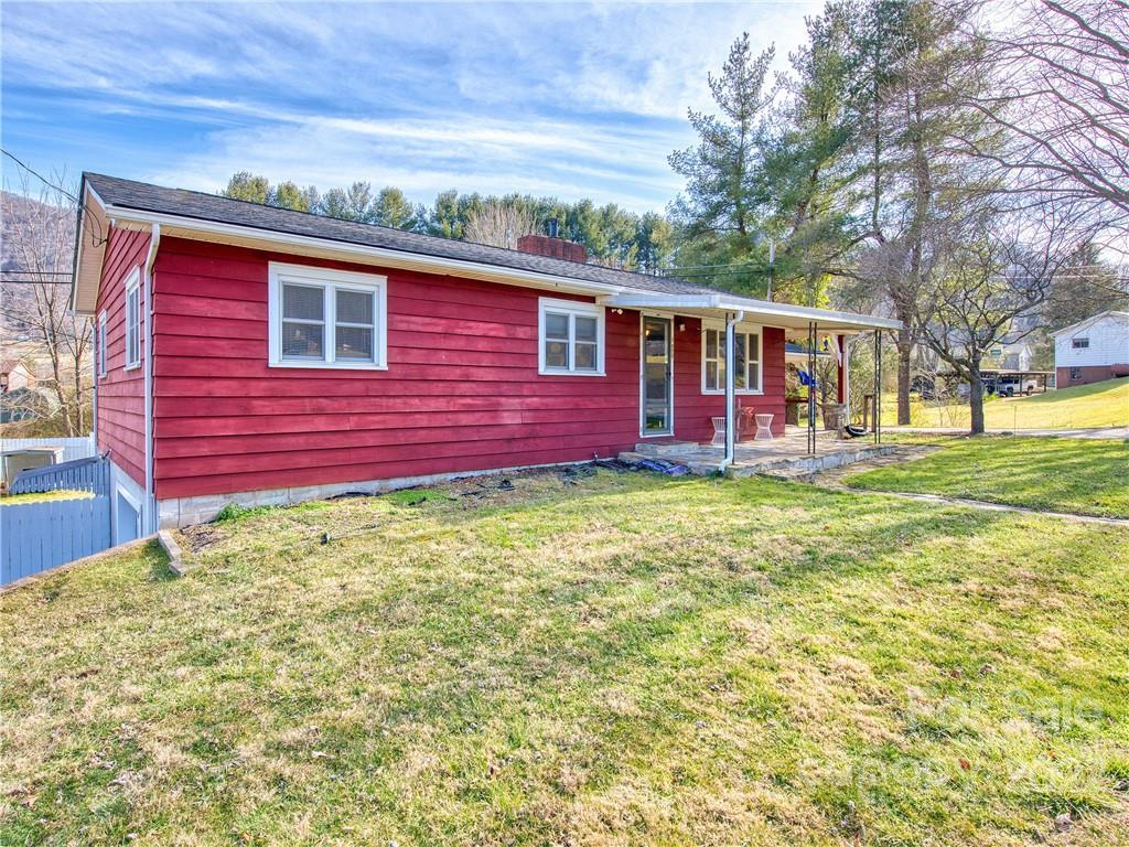 970 Ratcliff Cove Rd., Waynesville, NC 28786