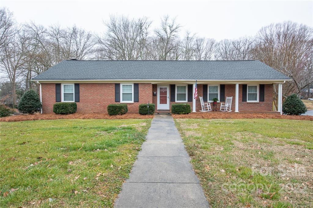 1205 Laurel Ln., Gastonia, NC 28054