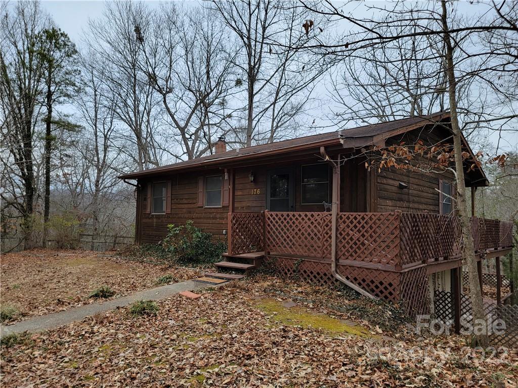 176 Foxs Tr., Lake Lure, NC 28746