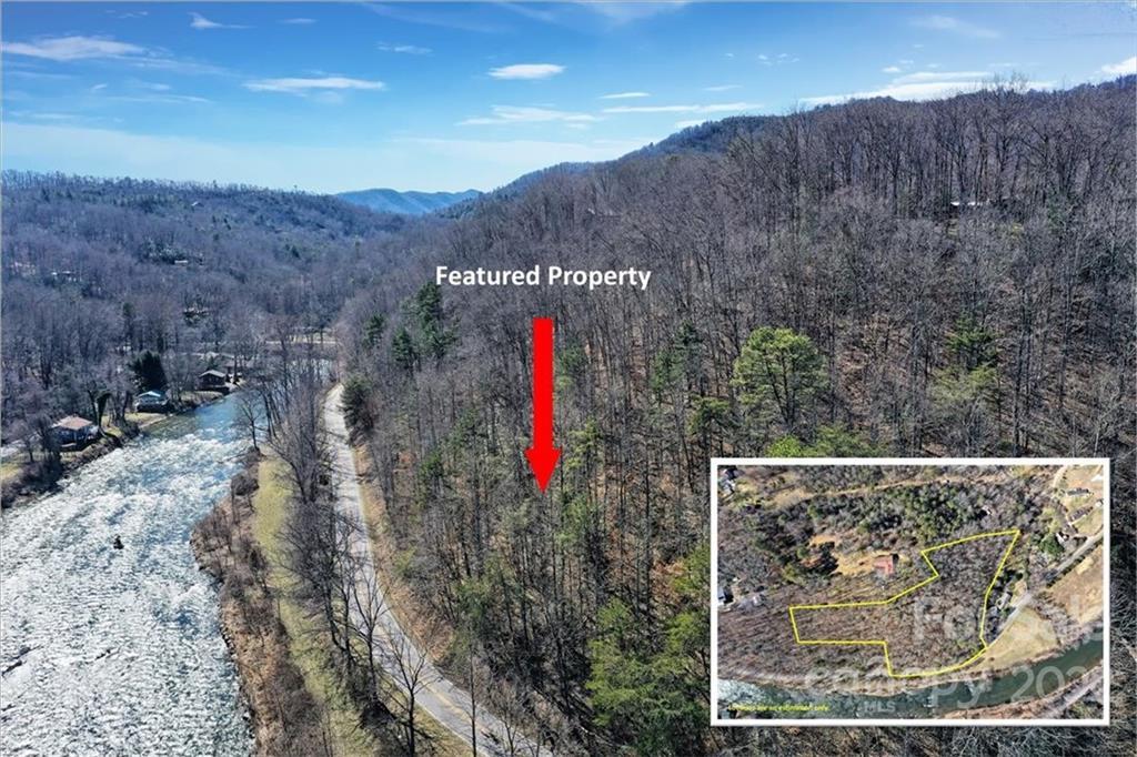 000 Mockingbird Ln., Webster, NC 28725