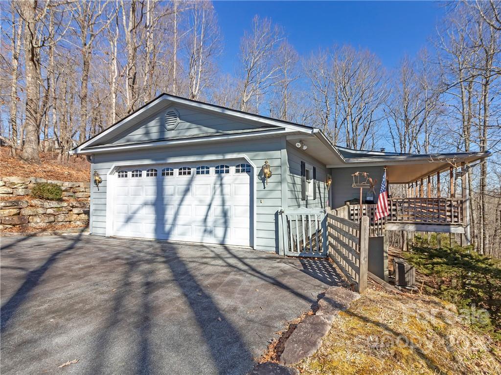 128 Guledisgonihi Ct., Brevard, NC 28712